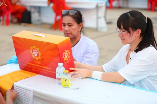 ภาพ No.324133:วันที่ 22 เมษายน พ.ศ.2569 (วันคุ้มครองโลก) พิธีถวายมหาสังฆทาน 40,000 กว่าวัดทั่วประเทศ ณ ลานธรรม พระมหาธรรมกายเจดีย์ วัดพระธรรมกาย