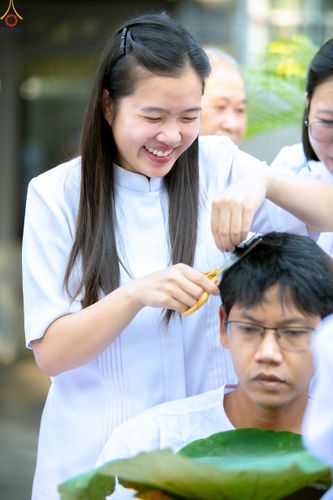 ภาพ No.319732:วันอาทิตย์ที่ 5 เมษายน พ.ศ.2569 พิธีตัดปอยผม และปลงผมนาคธรรมทายาท โครงการบรรพชาและอุปสมบทหมู่ รุ่นบูชาธรรม 82 ปี หลวงพ่อธัมมชโย