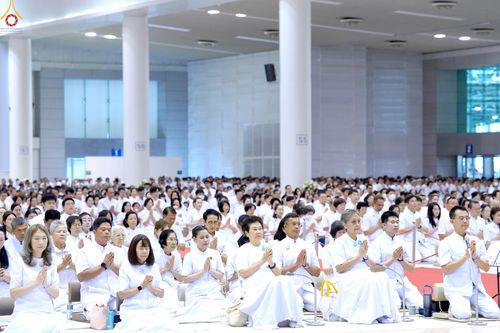 ภาพ No.328109:วันอาทิตย์ต้นเดือนที่ 3 พฤษภาคม พ.ศ.2569 พิธีบูชาข้าวพระ ณ วัดพระธรรมกาย