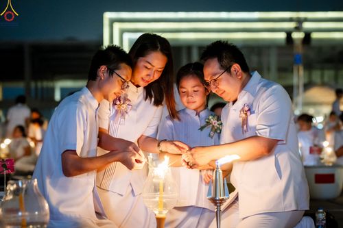 ภาพ No.90310:พิธีจุดประทีป 20,000 ดวง บูชาพระมหาธรรมกายเจดีย์ และบูชาพระมงคลเทพมุนี(สด จนฺทสโร) พระผู้ปราบมาร วันอังคารที่ 10 ตุลาคม พ.ศ. 2566 ณ ลานธรรมพระมหาธรรมกายเจดีย์ วัดพระธรรมกาย จ.ปทุมธานี