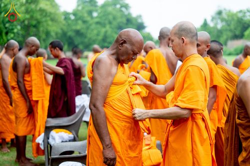 ภาพ No.231086:วันที่ 1 กรกฎาคม พ.ศ. 2568 โครงการบรรพชาสามเณร 300 รูป ถวายเป็นพุทธบูชา  วันอาสาฬหบูชา ณ จุดกำเนิดพระรัตนตรัย  ต้นแหล่งธัมมจักกัปปวัตตนสูตร เมืองพาราณสี  สารนาถ ประเทศอินเดีย