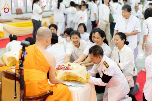 ภาพ No.276732:วันเสาร์ที่ 6 ธันวาคม พ.ศ. 2568 พิธีมุทิตาสักการะ เนื่องในโอกาสที่พระเดชพระคุณพระพรหมดิลก เจ้าอาวาสวัดสามพระยา วรวิหาร เมตตาเป็นประธานในพิธีตั้งฐานานุกรมใน พระราชวิเทศวชิรเวที (บัณฑิต วรปญฺโญ) ผู้ช่วยเจ้าอาวาสวัดพระธรรมกาย (ไวโรจน์ วิโรจโน) ผู้ช่วยเจ้าอา