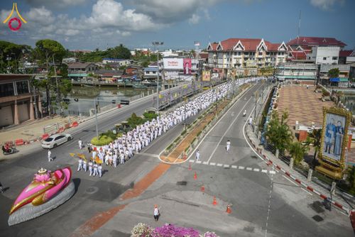 ภาพ No.211408:วันอาทิตย์ที่ 16 มีนาคม พ.ศ. 2568 ธรรมยาตราอัญเชิญพระบรมสารีริกธาตุ รอบเมืองปัตตานี ประดิษฐาน ณ ปทุมเจดีย์ เจดีย์พระพุทธเจ้า 5 พระองค์  ศูนย์อบรมเยาวชนปัตตานี