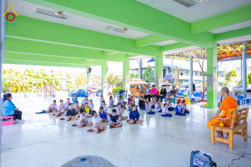 ภาพ No.197491:พิธีทอดผ้าป่าทำนุบำรุงศาสนสถาน ณ วัดโบสถ์(บน) ตำบลบางคูเวียง อำเภอบางกรวย จังหวัดนนทบุรี ในโครงการธรรมยาตรา กตัญญูบูชา มหาปูชนียาจารย์ พระมงคลเทพมุนี(สด จนฺทสโร) พระผู้ปราบมาร อนุสรณ์สถาน 7 แห่ง ปีที่ 13 วันที่ 17 มกราคม พ.ศ. 2568