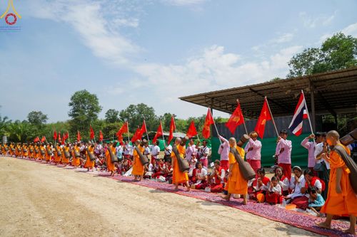 ภาพ No.129047:พระธรรมยาตราเดินธรรมยาตรา ณ ชุมชนรอบศูนย์ปฏิบัติธรรมภาคใต้ อ.บางกล่ำ จ.สงขลา วันที่ 10 มีนาคม พ.ศ. 2567