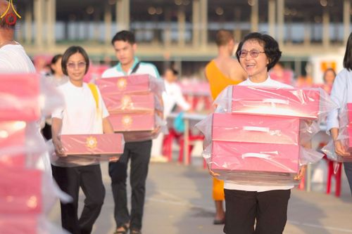 ภาพ No.219118:วันที่ 19-21 เมษายน พ.ศ. 2568 การเตรียมงานในลานธรรม , วิหารคด เพื่องานวันคุ้มครองโลก 22 เมษายน พ.ศ. 2568