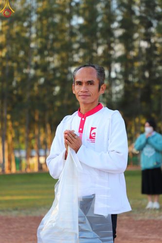 ภาพ No.103885:พิธีตักบาตรพระ 1,000 รูป ครั้งที่ 7 ถวายเป็นพุทธบูชา เพื่อช่วยเหลือคณะสงฆ์ 323 วัด 4 จังหวัดชายแดนภาคใต้ และถวายแด่คณะสงฆ์จังหวัดพิษณุโลก ณ ลานธรรมธุดงคสถานพิษณุโลก อ.วังทอง จ.พิษณุโลก วันที่ 24 ธันวาคม พ.ศ. 2566