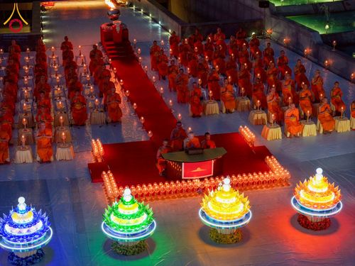 ภาพ No.266342:วันพุธที่ 5 พฤศจิกายน พ.ศ. 2568 (วันพระ ขึ้น 15 ค่ำ เดือน 12) พิธีลอยกระทงธรรม  ณ สระมหาเศรษฐีทะเลบุญ มหาวิหารพระมงคลเทพมุนี วัดพระธรรมกาย จ.ปทุมธานี