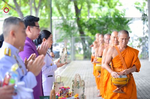 ภาพ No.227127:วันอังคารที่ 3 มิถุนายน พ.ศ. 2568 นายอำเภอคลองหลวง นำพสกนิกรรวมใจภักดิ์ สมเด็จพระนางเจ้าฯ พระบรมราชินี เนื่องในโอกาสวันเฉลิมพระชนมพรรษา ณ อาคารปลูกศรัทธา 2 วัดพระธรรมกาย อ.คลองหลวง จ.ปทุมธานี