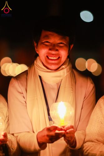 ภาพ No.130665:พิธีจุดโคมประทีปถวายเป็นพุทธบูชา ในโครงการบรรพชา 1,250 รูป ณ มหาวิหารมายาเทวี แดนประสูติ สวนลุมพินี ประเทศเนปาล วันที่ 9 มีนาคม พ.ศ. 2567