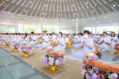 ภาพ No.143226:พิธีถวายภัตตาหารเพื่อเป็นกำลังแห่งการเข้าถึงธรรม ของพระภิกษุสามเณร วัดพระธรรมกาย วันเสาร์ที่ 6 กรกฏาคม พ.ศ. 2567 ณ หอฉันคุณยายอาจารย์ วัดพระธรรมกาย จ.ปทุมธานี