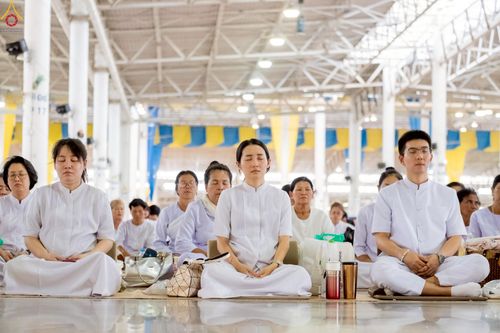 ภาพ No.236105:วันที่ 3 สิงหาคม พ.ศ. 2568 พิธีบูชาข้าวพระ ณ สภาธรรมกายสากล วัดพระธรรมกาย