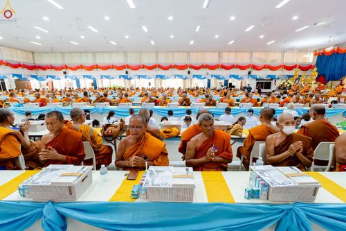 ภาพ No.233571:วันจันทร์ที่ 7 กรกฎาคม พ.ศ. 2568 จังหวัดบุรีรัมย์รวมใจ สัมมนาคณะสงฆ์ เพื่อฟื้นฟูพระพุทธศาสนา  โครงการทอดกฐินสามัคคีทั่วไทย 30,000 วัด ประจำปีพุทธศักราช 2568 และพิธีถวายมหาสังฆทาน 300 กว่าวัด โดยคณะศิษยานุศิษย์ บูชาธรรม 81 ปี หลวงพ่อธัมมชโย  ณ วัดกลาง พระ