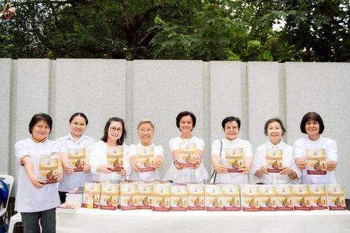 ภาพ No.250680:วันอังคารที่ 7 ตุลาคม พ.ศ. 2568 พิธีมหาปวารณาออกพรรษา ณ โบสถ์พระไตรปิฎก วัดพระธรรมกาย