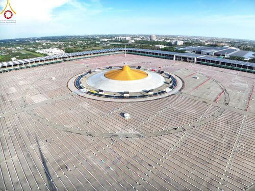 ภาพ No.218984:วันที่ 18-20 เมษายน พ.ศ. 2568 การเตรียมงานในลานธรรม , วิหารคด เพื่องานวันคุ้มครองโลก 22 เมษายน พศ. 2568