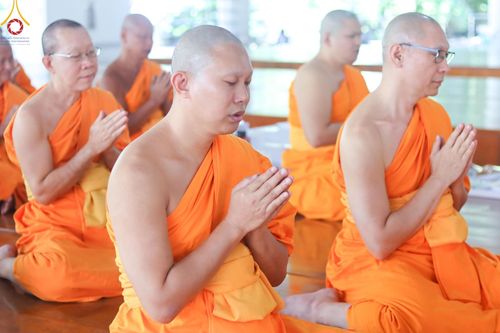 ภาพ No.177416:พิธีถวายภัตตาหารเมนูสวรรค์ และพิธีบุพเปตพลี ครั้งที่ 158 ร่วมอุทิศบุญแด่หมู่ญาติที่ล่วงลับไปแล้ว และสืบทอดอายุพระพุทธศาสนา ณ วัดพระธรรมกาย วันที่ 30 พฤศจิกายน พ.ศ.2567 (วันพระ แรม 15 ค่ำ เดือน 12)