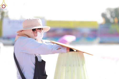 ภาพ No.203012:V.51 สารพัดV สารพัดดี ที่คลองบางนางแท่น ในโครงการธรรมยาตรา กตัญญูบูชา มหาปูชนียาจารย์ พระมงคลเทพมุนี(สด จนฺทสโร) พระผู้ปราบมาร อนุสรณ์สถาน 7 แห่ง ปีที่ 13 ระหว่างวันที่ 2-31 มกราคม พ.ศ. 2568