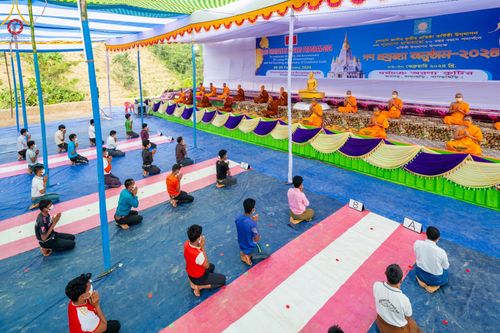 ภาพ No.127640:Photo Story ปฐมบรรพชาชาวพุทธมาร์มา Episode 2/5 วันที่ 6-7 กุมภาพันธ์ พ.ศ. 2567  โครงการบรรพชาครั้งประวัติศาสตร์ แห่งเทือกเขาจิตตะกอง  ครั้งแรกของชาวพุทธมาร์มา บังกลาเทศ บูชาธรรม 80 ปีหลวงพ่อธัมมชโย ณ วัดธัมจักร อรัญกุฏิ เมืองรัมการ์ คาร์กาชารี บังกลาเทศ