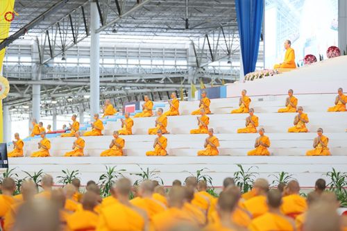 ภาพ No.86883:พิธีตักบาตร , พิธีบูชาข้าวพระ , พิธีจุดเทียนใจ ไฟนิรันดร์ อนันตชัย ในวันอาทิตย์ต้นเดือน 3 กันยายน พ.ศ. 2566 ณ วัดพระธรรมกาย