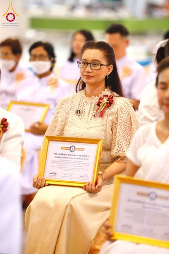 ภาพ No.127114:พิธีมอบใบประกาศเกียรติคุณองค์กรนานาชาติ และหน่วยงานที่ชักชวนคนร่วมโครงการนั่งสมาธิเพื่อสันติภาพโลกมากที่สุด วันอาทิตย์ที่ 1 มีนาคม พ.ศ. 2567 ณ สภาธรรมกายสากล วัดพระธรรมกาย