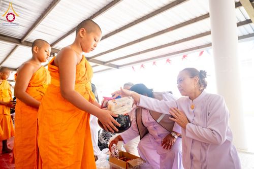 ภาพ No.156192:พิธีถวายสังฆทานแด่คณะสงฆ์ 323 วัด 4 จังหวัดชายแดนภาคใต้ ปีที่ 20 ครั้งที่ 173 พิธีมอบกองทุนหนุนแรงใจช่วยครูใต้ ปีที่ 17 ครั้งที่ 137 วันเสาร์ที่ 21 กันยายน พ.ศ.2567 ณ ศูนย์ปฏิบัติธรรมภาคใต้ อ.บางกล่ำ จ.สงขลา