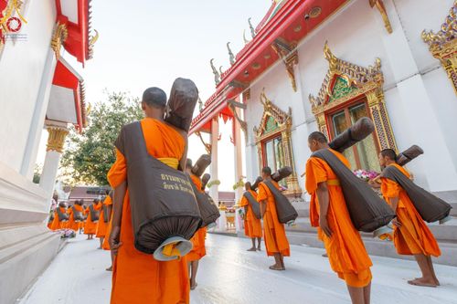 ภาพ No.194223:พระธรรมยาตราปฏิบัติธรรม และถ่ายภาพหมู่ประวัติศาสตร์ ณ วัดสองพี่น้อง ต.ต้นตาล อ.สองพี่น้อง จ.สุพรรณบุรี ในโครงการธรรมยาตรา กตัญญูบูชา มหาปูชนียาจารย์ พระมงคลเทพมุนี(สด จนฺทสโร) พระผู้ปราบมาร อนุสรณ์สถาน 7 แห่ง ปีที่ 13 วันที่ 12 มกราคม พ.ศ. 2568