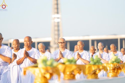 ภาพ No.180583:พิธีบรรพชาอุปสมบท โครงการอุปสมบทบูชาธรรมมหาปูชนียาจารย์ ประจำปีพุทธศักราช 2567 วันเสาร์ที่ 7 ธันวาคมพ.ศ. 2567 ณ วัดพระธรรมกาย จ.ปทุมธานี