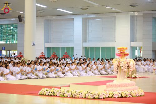 ภาพ No.264343:วันอาทิตย์ที่ 2 พฤศจิกายน พ.ศ. 2568 พิธีบูชาข้าวพระ ณ สภาธรรมกายสากล วัดพระธรรมกาย