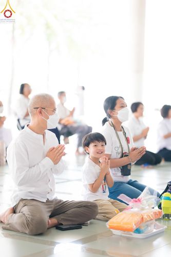 ภาพ No.157712:พิธีถวายภัตตาหารเมนูสวรรค์ ในพรรษาแห่งการเข้าถึงธรรม วันเสาร์ที่ 28 กันยายน พ.ศ. 2567 ณ หอฉันคุณยายอาจารย์ฯ วัดพระธรรมกาย