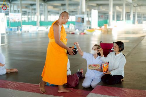 ภาพ No.214636:วันศุกร์ที่ 4 เมษายน พ.ศ.2568 นาคธรรมทายาทตักบาตรพระพี่เลี้ยง ในโครงการบรรพชาสามเณร ฟื้นฟูพระพุทธศาสนาทั่วไทย ณ วิหารคด 22 วัดพระธรรมกาย