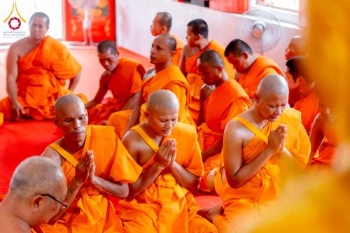 ภาพ No.231834:วันเสาร์ ที่ 5 กรกฎาคม พ.ศ. 2568 พิธีบรรพชา อุปสมบท โครงการอุปสมบท บูชาธรรมมหาปูชนียาจารย์ รุ่นเข้าพรรษา ณ วัดเกาะแก้วประชานุรักษ์ อ.วังทอง  จ.พิษณุโลก