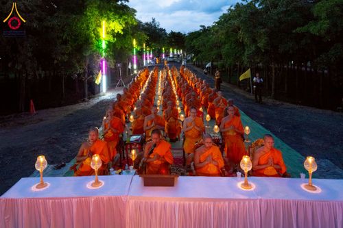 ภาพ No.261929:วันที่ 14 ตุลาคม พ.ศ. 2568 พิธีกลั่นแผ่นดิน โปรยทรายตอกเสาเข็มมหามงคลต้นแรก  สร้างองค์พระเจดีย์และจุดประทีปถวายเป็นพุทธบูชา ณ ศูนย์ปฏิบัติธรรมชัยนาท ต.ธรรมามูล อ.ชัยนาท จ.ชัยนาท