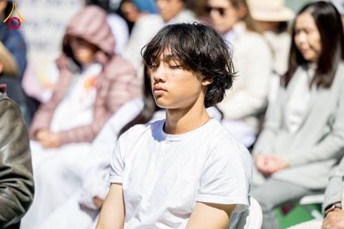 ภาพ No.62422:คณะศิษยานุศิษย์รวมใจสถาปนาและสมโภช ธรรมจักร เพื่ออัญเชิญประดิษฐาน ณ ยอดอุโบสถ 80 ปี หลวงพ่อธัมมชโย วัดพระธรรมกายนิวเจอร์ซี ประเทศสหรัฐอเมริกา  วันอาทิตย์ที่ 7 เมษายน พ.ศ. 2567