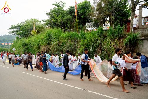 ภาพ No.226294:วันที่ 7-10 พฤษภาคม พ.ศ. 2568 โครงการเดินธรรมยาตรา สยาม-ลังกา ธรรมยาตรา ฉลองเทศกาลวิสาขบูชาแห่งชาติ ศรีลังกา บูชาธรรม 81 ปี หลวงพ่อธัมมชโย เมืองนูวราอิลิยา ประเทศศรีลังกา