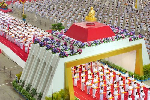 ภาพ No.251602:วันที่ 10 ตุลาคม พ.ศ. 2568 พิธีทอดผ้าป่าสมทบกฐินวัดพระธรรมกาย และสมทบกฐิน 30,000 กว่าวัดทั่วประเทศ ครั้งที่ 3 ณ สภาธรรมกายสากล วัดพระธรรมกาย