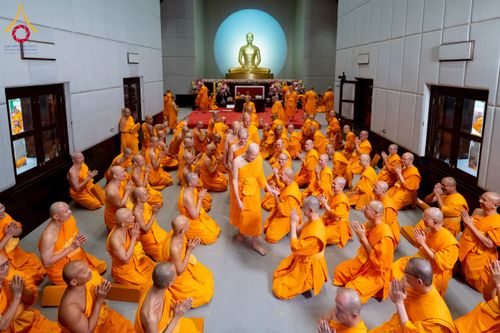 ภาพ No.233189:วันที่ 11 กรกฏาคม พ.ศ. 2568 พิธีอธิษฐานพรรษา ของคณะสงฆ์ ณ โบสถ์พระไตรปิฎก วัดพระธรรมกาย ต.คลองสาม อ.คลองหลวง จ.ปทุมธานี