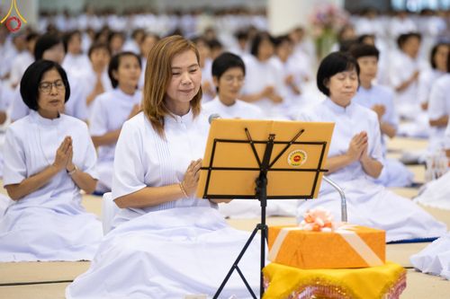 ภาพ No.59272:พิธีเจริญพระพุทธมนต์ ถวายภัตตาหารเป็นสังฆทาน เนื่องในวาระอายุวัฒนมงคล 80 ปี หลวงพ่อธัมมชโย ณ สภาธรรมกายสากล วัดพระธรรมกาย วันพุธที่ 24 เมษายน พ.ศ.2567