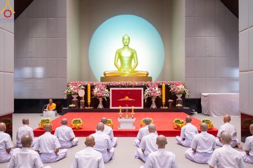 ภาพ No.159745:พิธีตัดปอยผมปลงผมนาคธรรมทายาท, พิธีบรรพชาอุปสมบทหมู่ โครงการอุปสมบทหมู่บูชาธรรม 140 ปี พระมงคลเทพมุนี (สด จนฺทสโร) ณ โบสถ์พระไตรปิฏก วัดพระธรรมกาย วันเสาร์ที่ 5 ตุลาคม พ.ศ. 2567