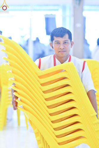 ภาพ No.130048:V.34 เพื่อธรรมเพื่อบางกล่ำ การรับบุญของเจ้าหน้าที่หน่วยงานต่างๆ  เพื่องานธรรมยาตราอัญเชิญพระบรมสารีริกธาตุ ประดิษฐาน ณ มหารัตนเจดีย์สิริปทุมสวรรค์ (เจดีย์อริยพุทธะ 5 พระองค์) ณ ศูนย์ปฏิบัติธรรมภาคใต้ อ.บางกล่ำ จ.สงขลา ระหว่างวันที่ 9-10 มีนาคม พ.ศ. 2567