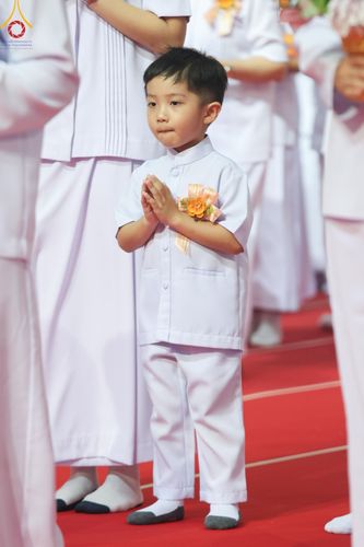 ภาพ No.167746:พิธีทอดกฐิน และ พิธีกรานกฐิน ในวันอาทิตย์ที่ 3 พฤศจิกายน พ.ศ. 2567 ณ วัดพระธรรมกาย จ.ปทุมธานี