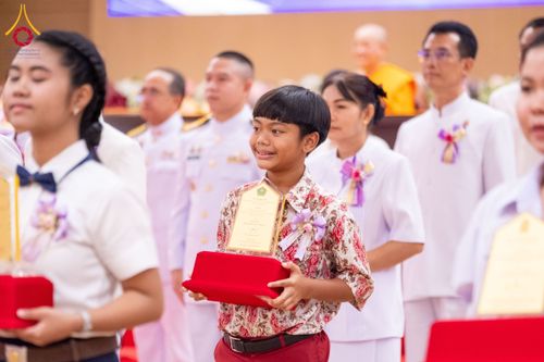 ภาพ No.207576:พิธีมอบโล่พระราชทาน สมเด็จพระกนิษฐาธิราชเจ้า กรมสมเด็จพระรัตนราชสุดาฯ สยามบรมราชกุมารี และโล่เกียรติยศโครงการตอบปัญหาธรรมะ "ทางก้าวหน้า" ครั้งที่ 42 พิธีมอบโล่วัชรเกียรติยศ โครงการตอบปัญหาศีลธรรมเพื่อสันติภาพโลก (WORLD-PEC) ครั้งที่ 18 วันที่ 12 ก.พ. 2568