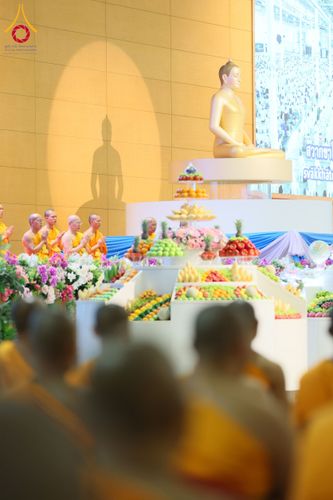 ภาพ No.209582:วันอาทิตย์ที่ 2 มีนาคม พ.ศ. 2568 พิธีบูชาข้าวพระ ณ สภาธรรมกายสากล วัดพระธรรมกาย