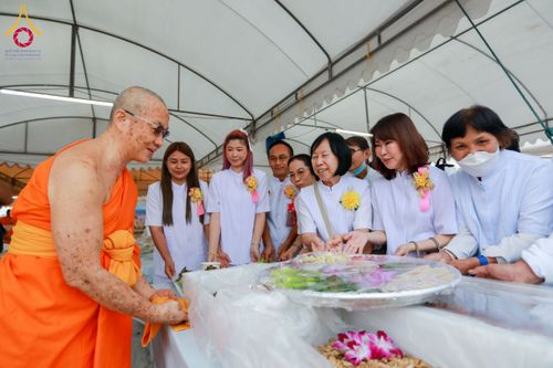 ภาพ No.118087:พิธีถวายภัตตาหารเป็นสังฆทาน แด่คณะพระธรรมยาตรา ปีที่ 12 วันที่ 24 มกราคม พ.ศ. 2567 ณ อนุสรณ์สถานบางนางแท่น จ.นครปฐม