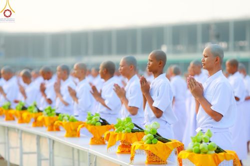 ภาพ No.133762:พิธีเวียนประทักษิณและพิธีวันทาเจดีย์ โครงการบรรพชาสามเณร ฟื้นฟูพระพุทธศาสนาทั่วไทย ณ วัดพระธรรมกาย วันเสาร์ที่ 6 เมษายน พ.ศ. 2567