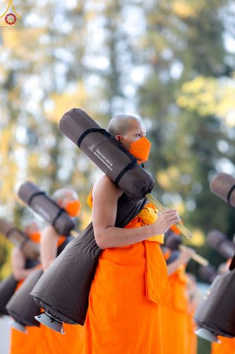 ภาพ No.104436:พระธรรมยาตราร่วมปฏิบัติธรรม และถ่ายภาพหมู่ประวัติศาสตร์ หน้ามหาวิหารพระมงคลเทพมุนี วันที่ 27 ธันวาคม พ.ศ. 2566