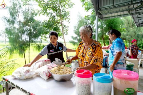 ภาพ No.235442:วันที่ 30-31 กรกฎาคม พ.ศ. 2568 วัดพระธรรมกาย มูลนิธิธรรมกาย ร่วมกับศูนย์ส่งเสริมศีลธรรมจังหวัดสุรินทร์ เปิดศูนย์พักพิงชั่วคราวเพื่อช่วยเหลือประชาชน ผู้อพยพจากเหตุปะทะกันตามแนวชายแดน ไทย-กัมพูชา ตั้งแต่วันที่ 24 กรกฎาคม พ.ศ.2568 เป็นต้นไป