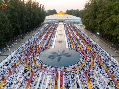 ภาพ No.202055:พิธีต้อนรับพระธรรมยาตรา ณ อนุสรณ์สถานลำดับที่ 7 สถานที่ขยายวิชชาธรรมกาย วัดพระธรรมกาย ต.คลองสาม อ.คลองหลวง จ.ปทุมธานี ในโครงการธรรมยาตรา กตัญญูบูชา มหาปูชนียาจารย์ พระมงคลเทพมุนี(สด จนฺทสโร) พระผู้ปราบมาร อนุสรณ์สถาน 7 แห่ง ปีที่ 13 วันที่ 26 มกราคม 2568