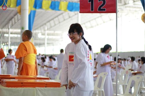 ภาพ No.134618:V.35 เพื่อบุญต้นเดือน การรับบุญของเจ้าหน้าที่หน่วยงานต่างๆ เพื่องานบุญวันอาทิตย์ต้นเดือน ณ วัดพระธรรมกาย วันที่ 7 เมษายน พ.ศ. 2567