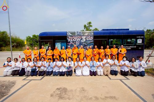 ภาพ No.214536:วันที่ 31 มีนาคม พ.ศ.2568 การทดลองใช้รถ shuttle bus  ขนส่งพระภิกษุ  เพื่องานถวายมหาสังฆทาน วันคุ้มครองโลก