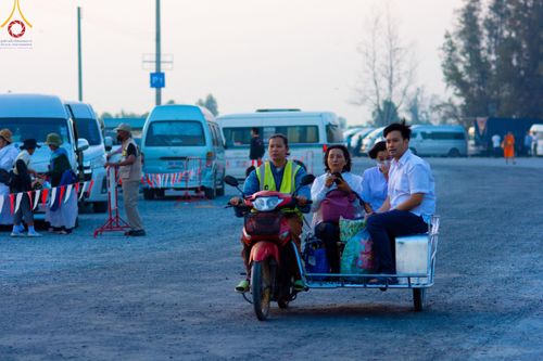 ภาพ No.109963:V.8 พลังทีม การเตรียมงาน เก็บงาน การรับบุญของเจ้าหน้าที่หน่วยงานต่างๆ เพื่อโครงการธรรมยาตรา กตัญญูบูชามหาปูชนียาจารย์ พระมงคลเทพมุนี (สด จนฺทสโร) พระผู้ปราบมาร อนุสรณ์สถาน 7 แห่ง ปีที่ 12 ระหว่างวันที่ 2 - 31 มกราคม พ.ศ.2567